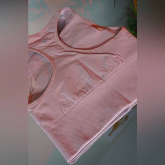Lululemon Sport Bra Size 2 Color Light Pink - Picture 9 of 9
